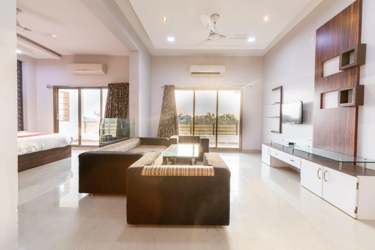Oyo 42910 Hotel Rudra Palace Ratlām 客房 照片