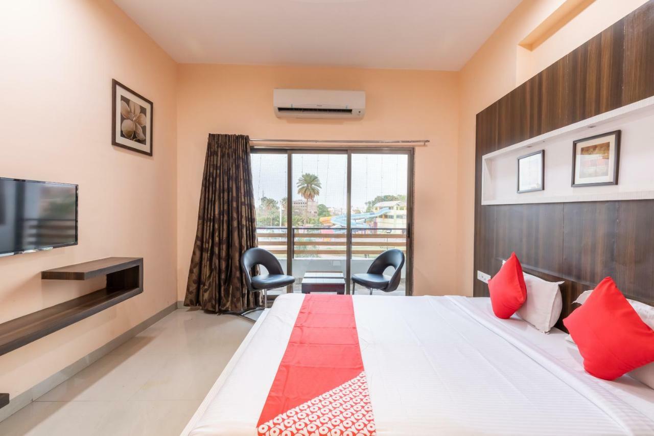 Oyo 42910 Hotel Rudra Palace Ratlām 外观 照片