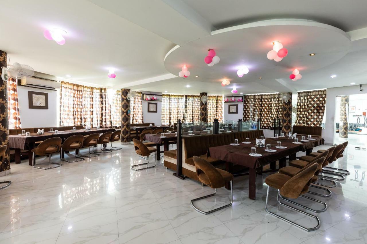 Oyo 42910 Hotel Rudra Palace Ratlām 外观 照片