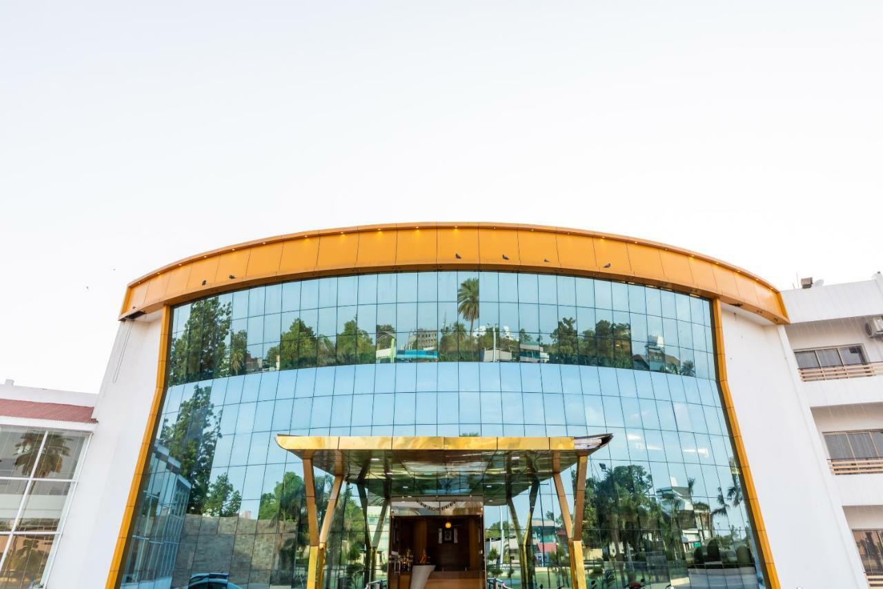 Oyo 42910 Hotel Rudra Palace Ratlām 外观 照片