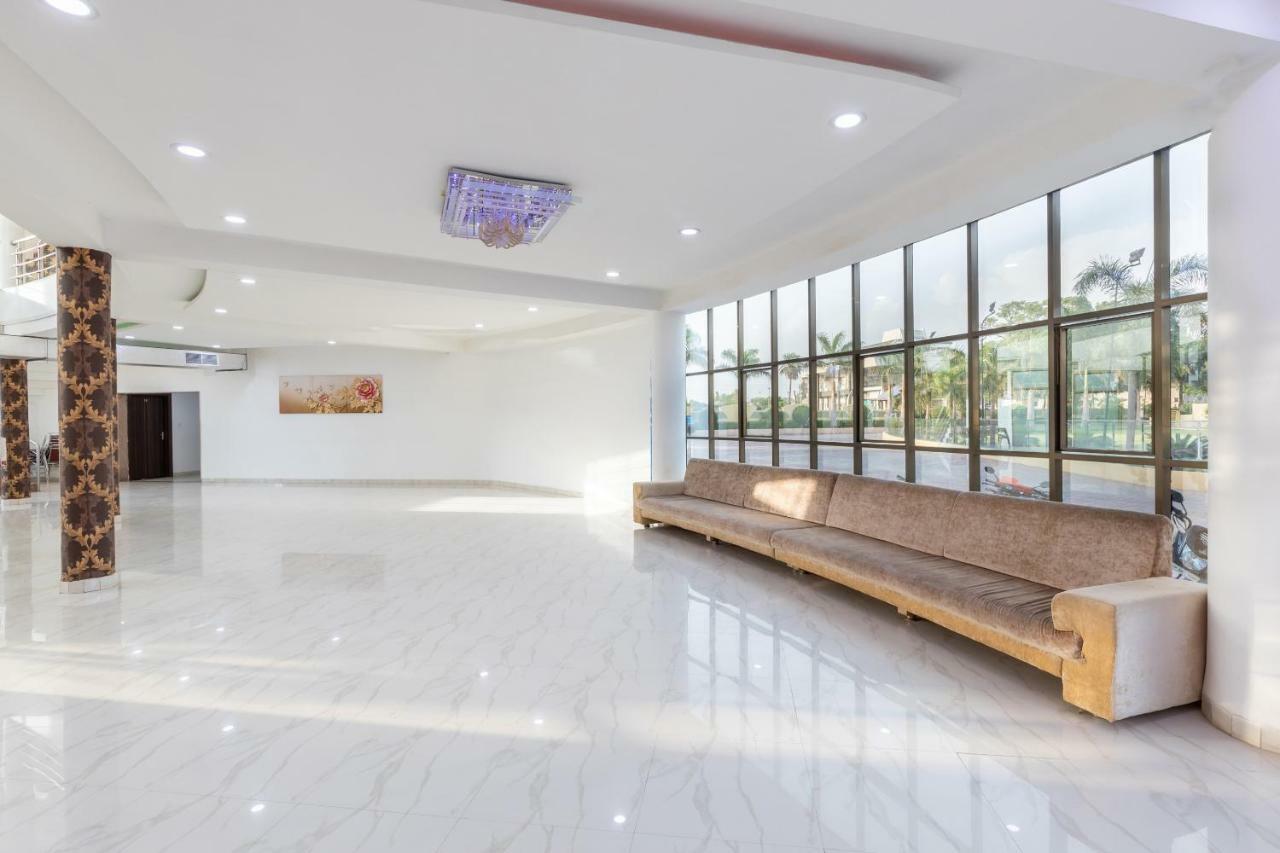 Oyo 42910 Hotel Rudra Palace Ratlām 外观 照片