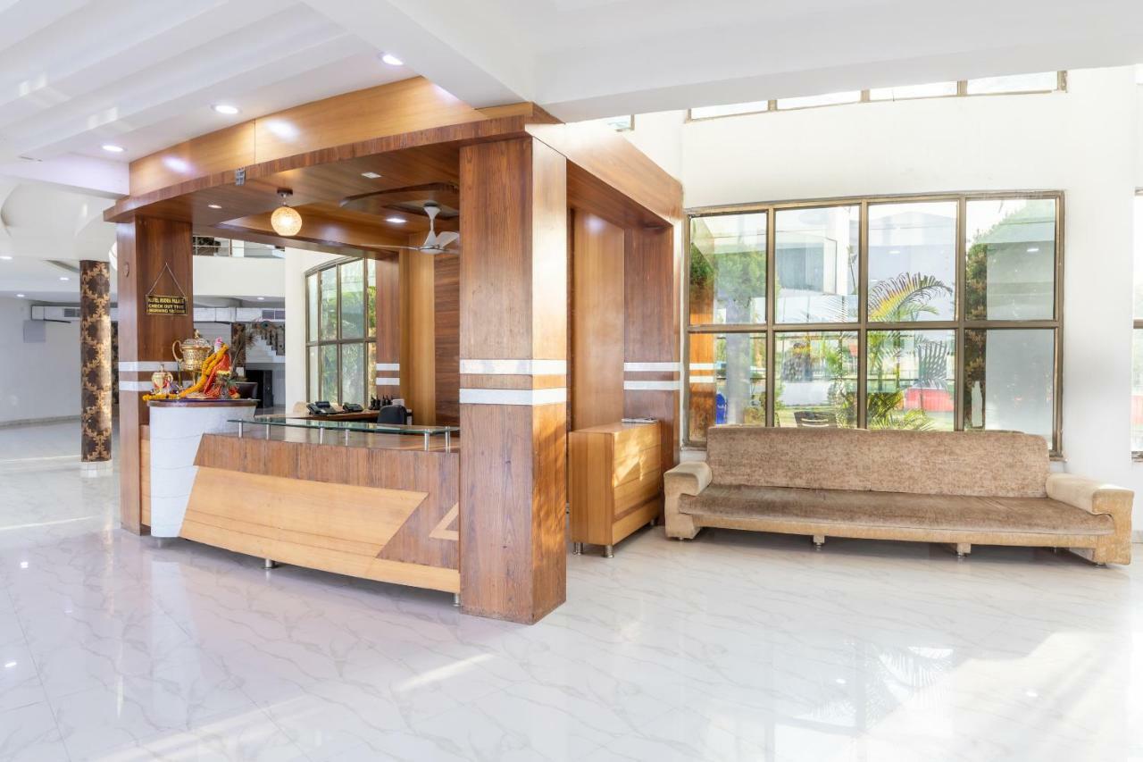 Oyo 42910 Hotel Rudra Palace Ratlām 外观 照片