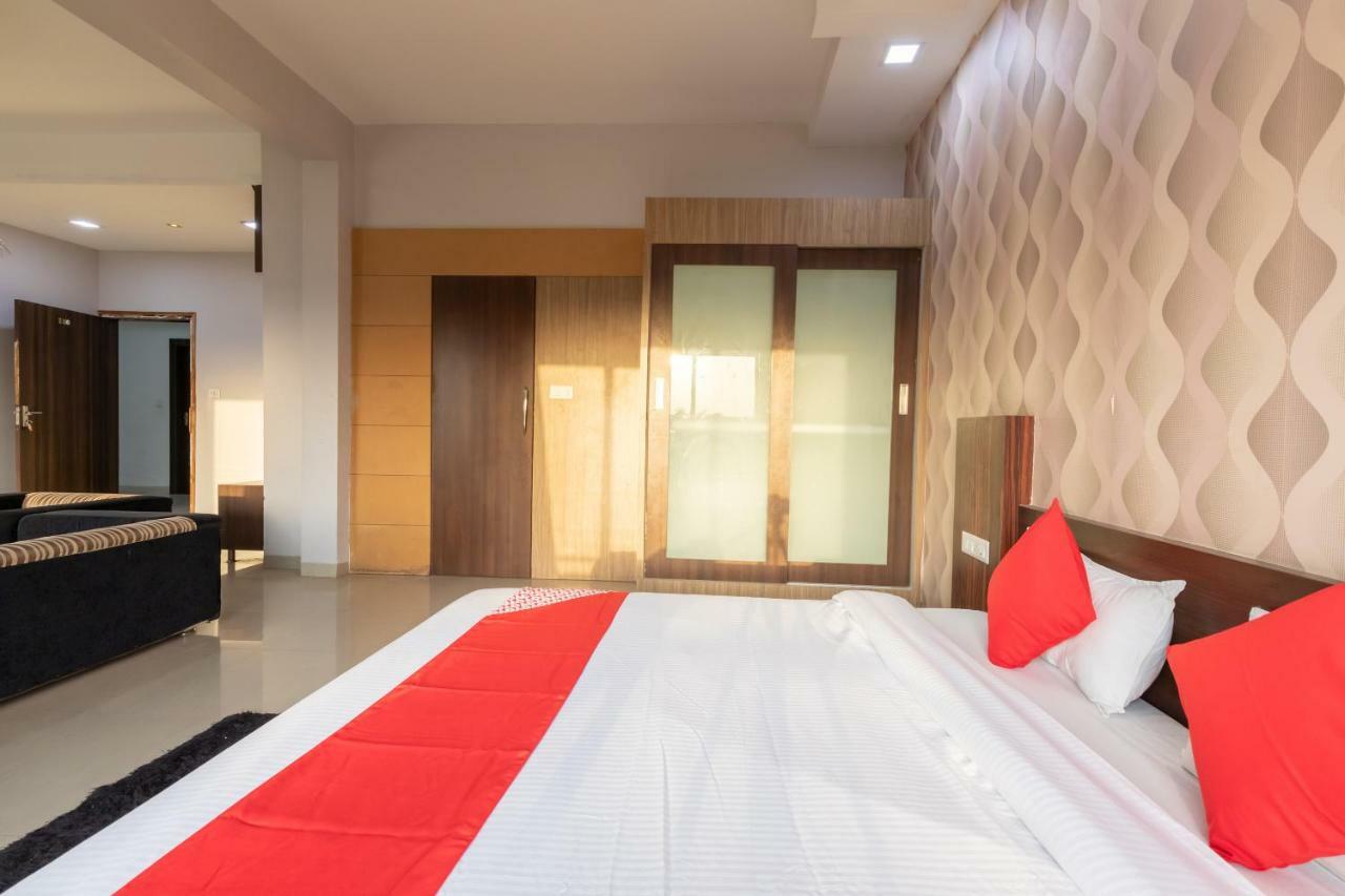 Oyo 42910 Hotel Rudra Palace Ratlām 外观 照片