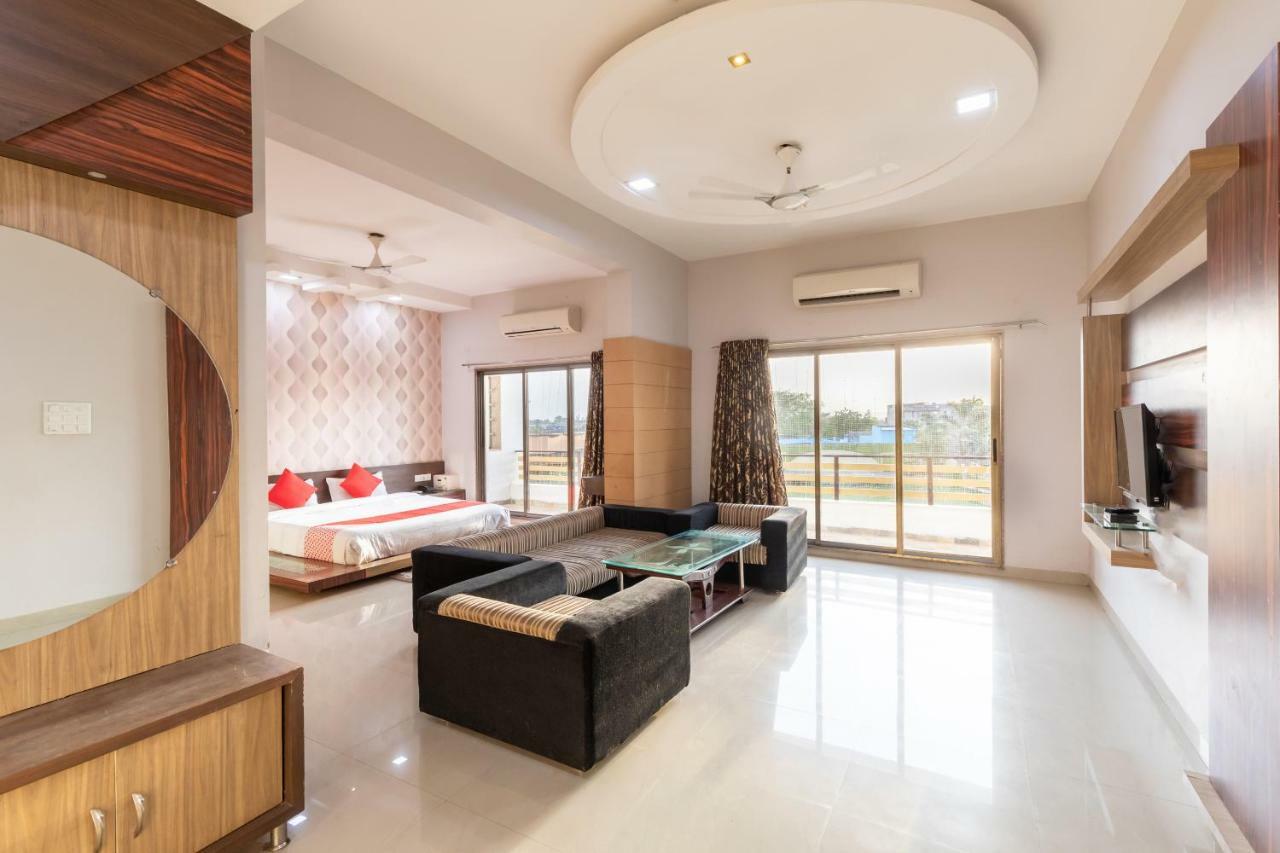 Oyo 42910 Hotel Rudra Palace Ratlām 外观 照片